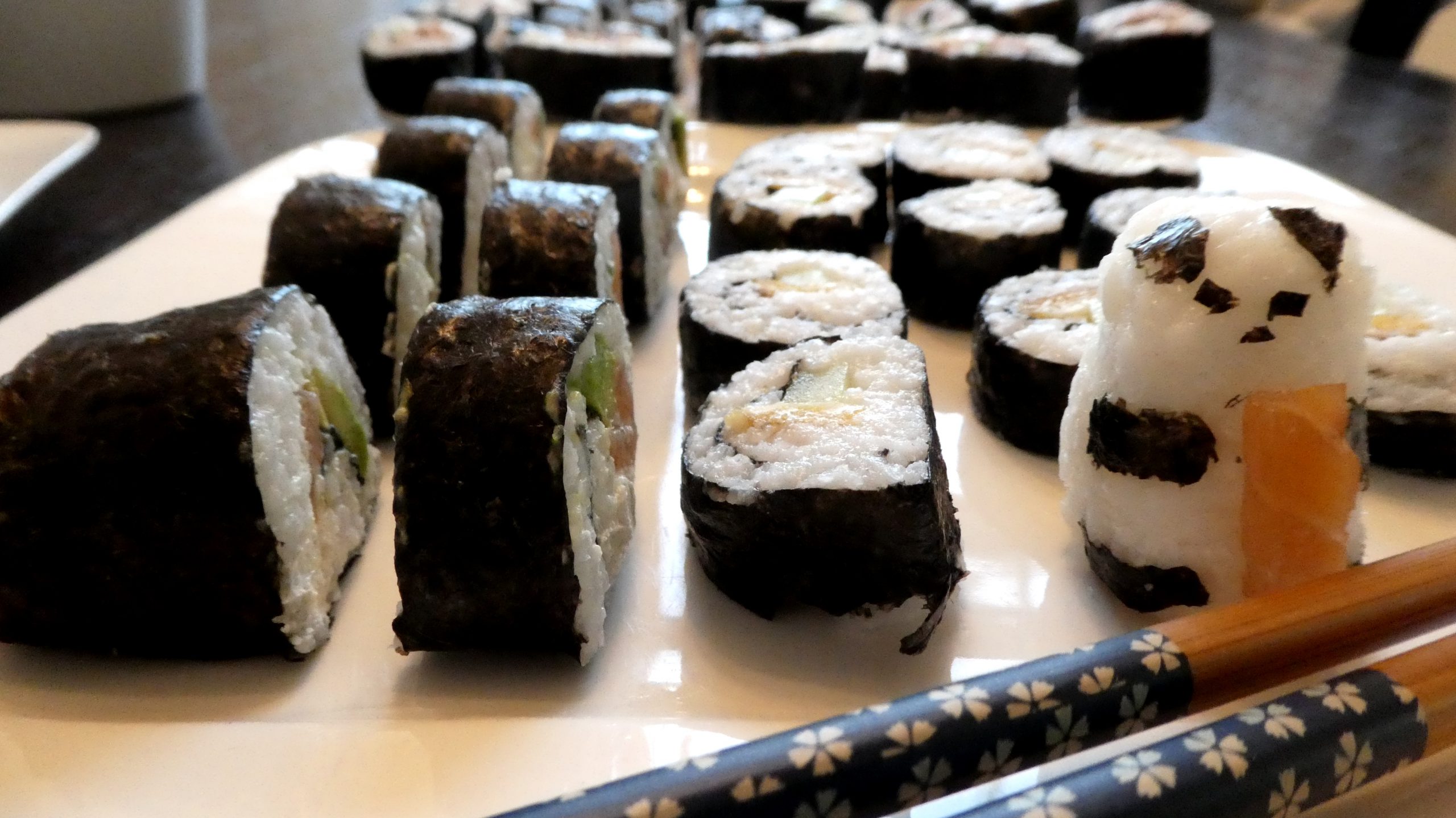 sushi-made-at-home-a-classic-japanese-dish-two-around-the-world